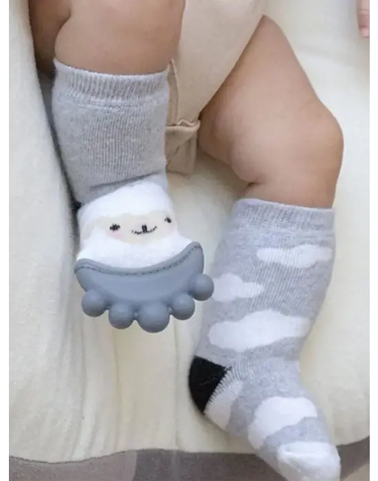 Omarı Silikon Diş Kaşıyıcılı Havlu Bebek Çorap Gri