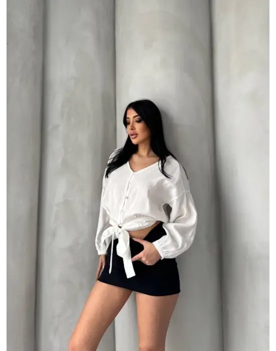 Omarı İnci Düğmeli Bağlama Desenli Gömlek