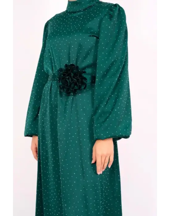 Balon Kol Kemerli Taşlı Saten Elbise  -Zümrüt