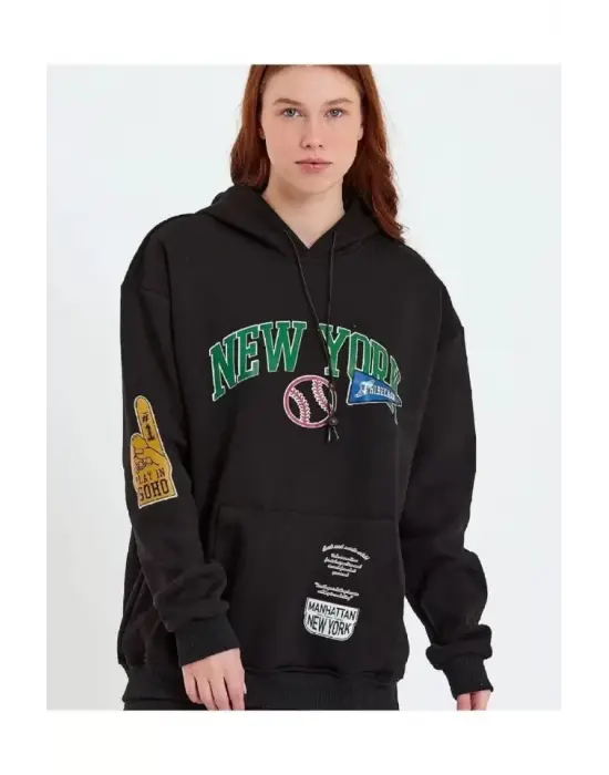 Baskılı Kapüşonlu Siyah Sweatshirt