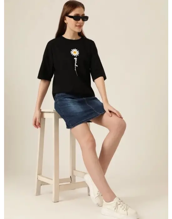 Omarı Yıldız Desenli Baskılı T-shirt