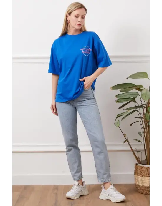 Omarı Rahat Kesim Çiçek Desenli Baskılı Tişört