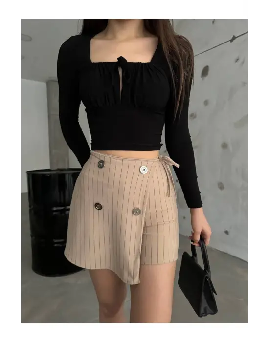 Omarı Düğme Detaylı Şık Bej Şort Etek