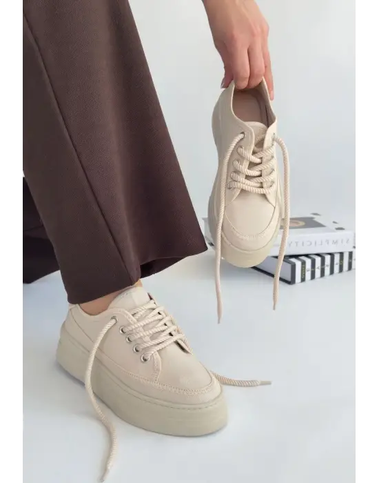 Omarı Aşk Dolu Bej Keten Bağcıklı Sneaker
