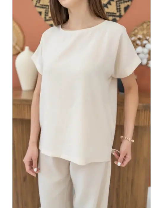 Bej T-Shirt Ve Pantolon Takım