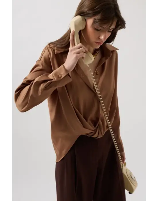 Omarı Rahat ve Şık Crop Saten Gömlek