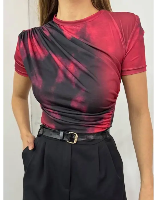 Bel Omuz Büzgülü Batik Baskı Sendy Bluz  -Kırmızı