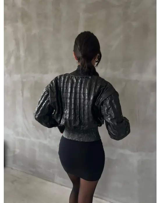 Omarı Şık Deri Crop Ceket