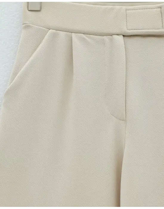 Beli Cırtcırt Detay Boru Paça Kumaş Pantolon  -Bej