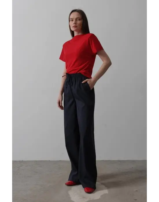 Omarı Rahat Kesim Beli Lastikli Lacivert Pantolon