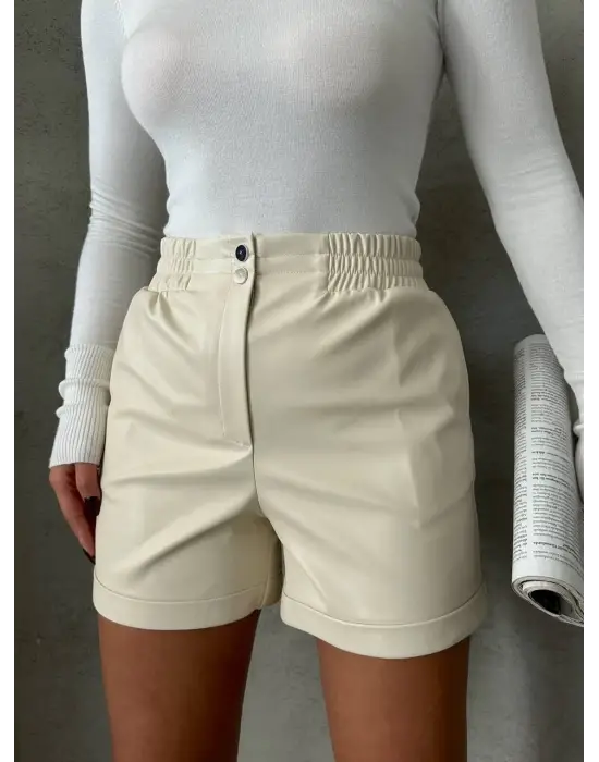 Beli lastikli çıtçıtlı deri şort krem w241007