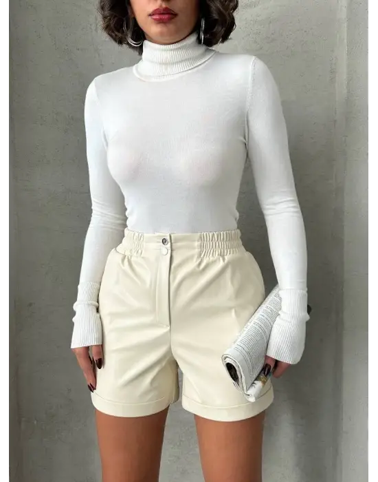 Beli lastikli çıtçıtlı deri şort krem w241007