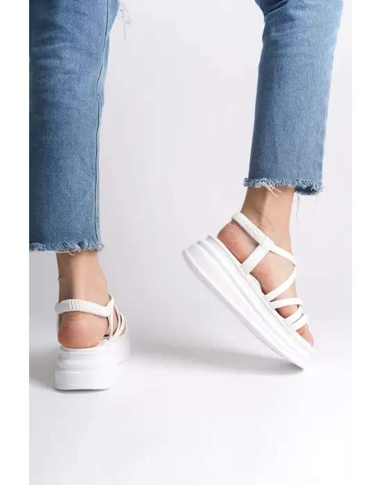 BELLA Lastikli Şerit Detaylı Rahat tabanlı ayakkabı Tabaan Bayan Sandalet CBT - Beyaz