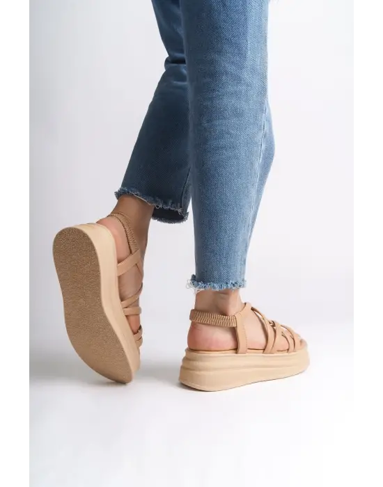 BELLA Lastikli Şerit Detaylı Rahat tabanlı ayakkabı Tabaan Bayan Sandalet  CTT - Ten
