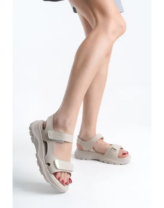 Minimal Rahat Tabanlı Bayan Sandalet