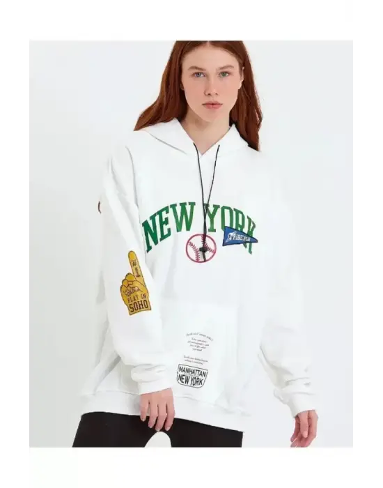 Omarı Minimalist Desenli Kapüşonlu Sweatshirt - Beyaz