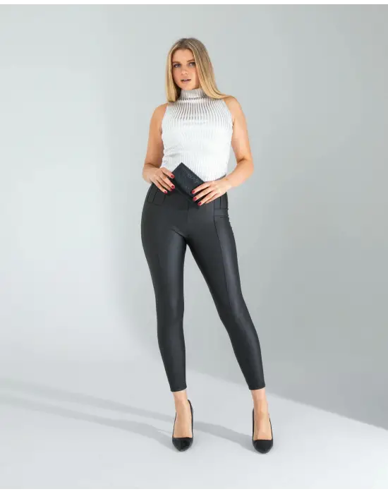 Omarı Beyaz Varaklı Triko