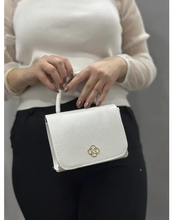 Omarı Parlak Beyaz Deri Çanta