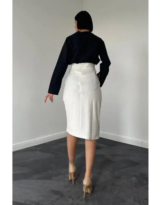 Beyaz Çizgili Poliviskon Etek