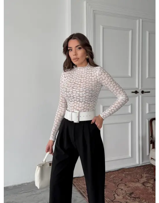 Beyaz Dantel Detay Body