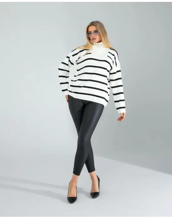 Omarı Şık Çizgili Dik Yaka Triko Kazak