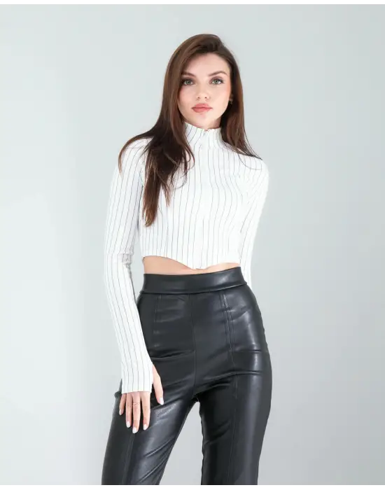 Omarı Fitilli Beyaz Crop Bluz