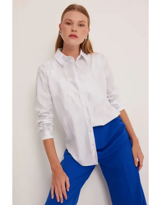 Beyaz Gümüş Varak Desenli Gömlek 20253