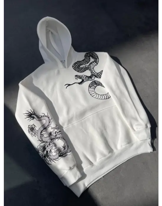 Omarı Rahat ve Şık Beyaz Baskılı Sweatshirt