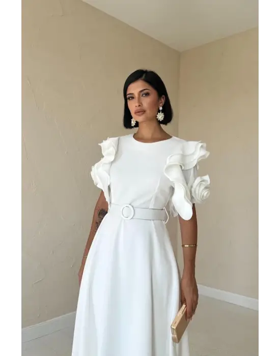 Omarı Volan Detaylı Beyaz Elbise