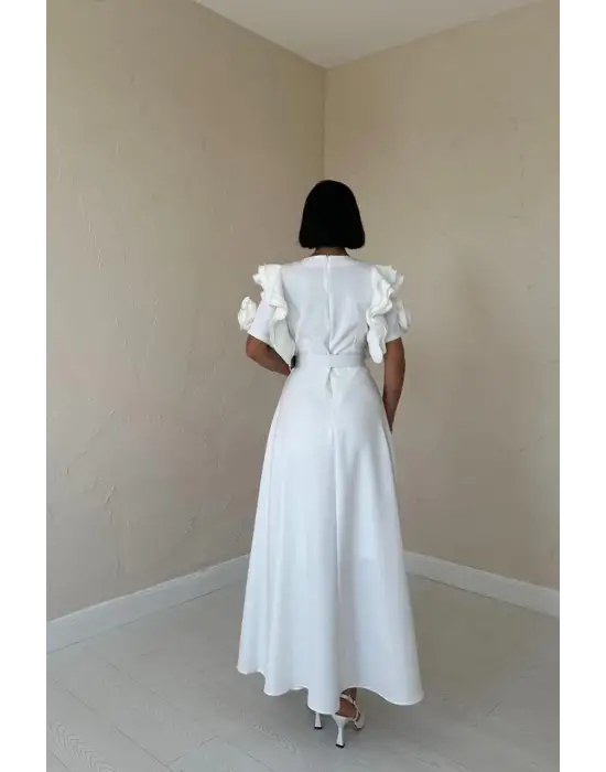 Omarı Volan Detaylı Beyaz Elbise