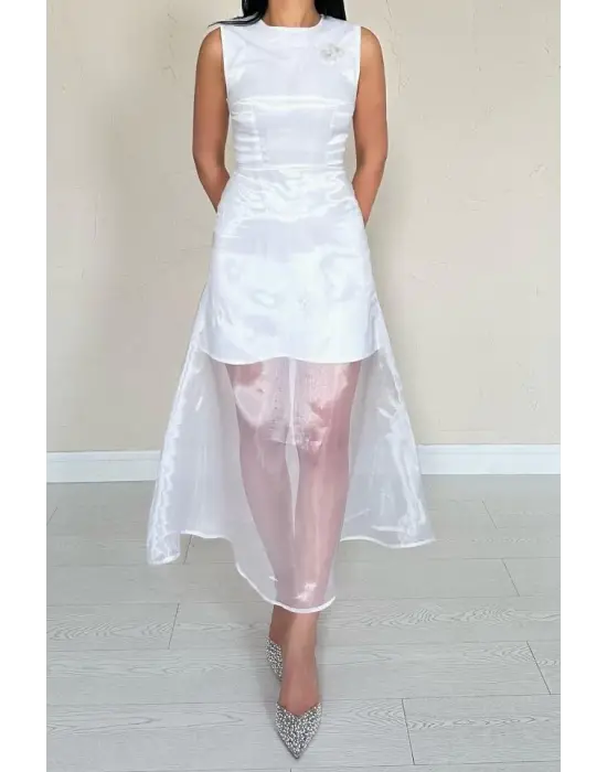 Omarı Organze Detaylı Beyaz Atlas Elbise