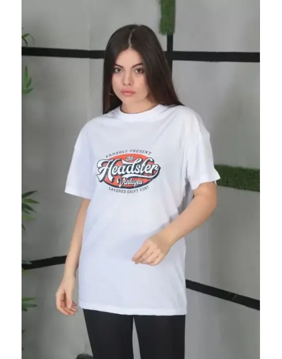 Omarı Modern Tarzda Oversize Beyaz T-Shirt