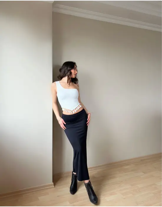 Omarı Püskül Detaylı Beyaz Bluz