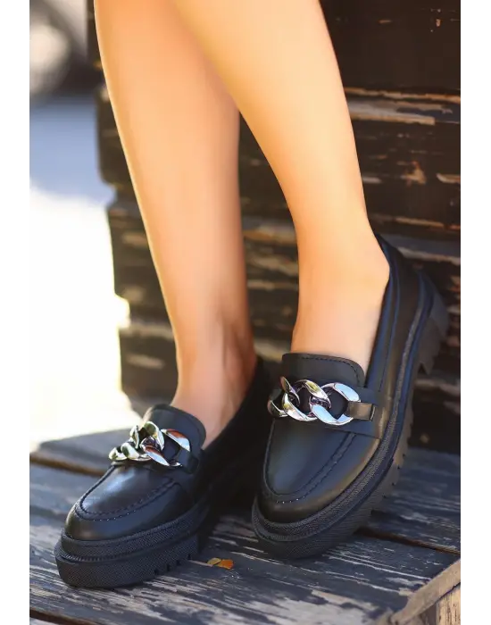 Stil Sahibi Siyah Ayakkabı