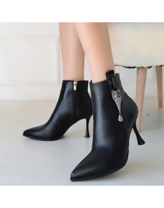 Biort Siyah Cilt Topuklu Bot