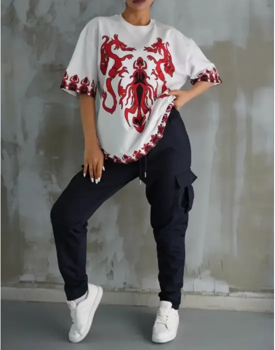 Omarı Beyaz Oversize Bisiklet Yaka Baskılı T-Shirt