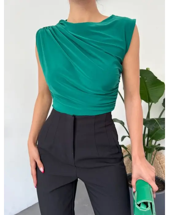 Bisiklet Yaka Sıfır Kol Sandy Bluz -Zümrüt