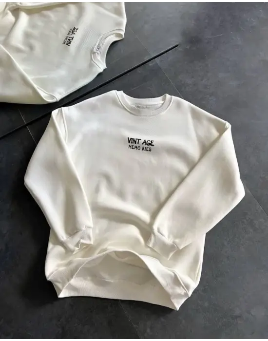 Bisiklet Yaka Üç İplik Baskılı Oversize SweatShirt - Beyaz