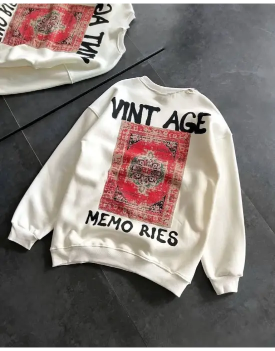 Omarı Beyaz Oversize Bisiklet Yaka Sweatshirt