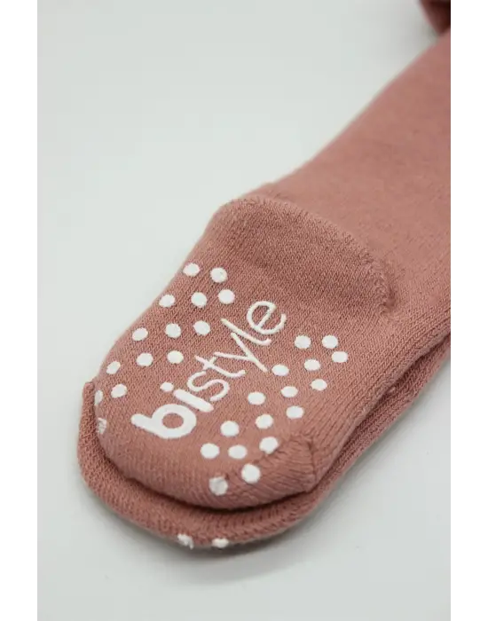 Omarı Kaymaz ve Rahat Tasarımıyla Tekli Külotlu Corap