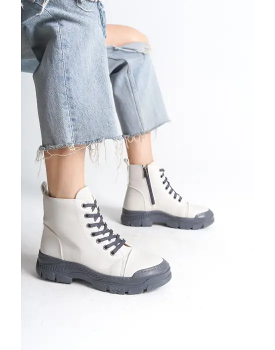 Rahat Bağcıklı Bayan Bot