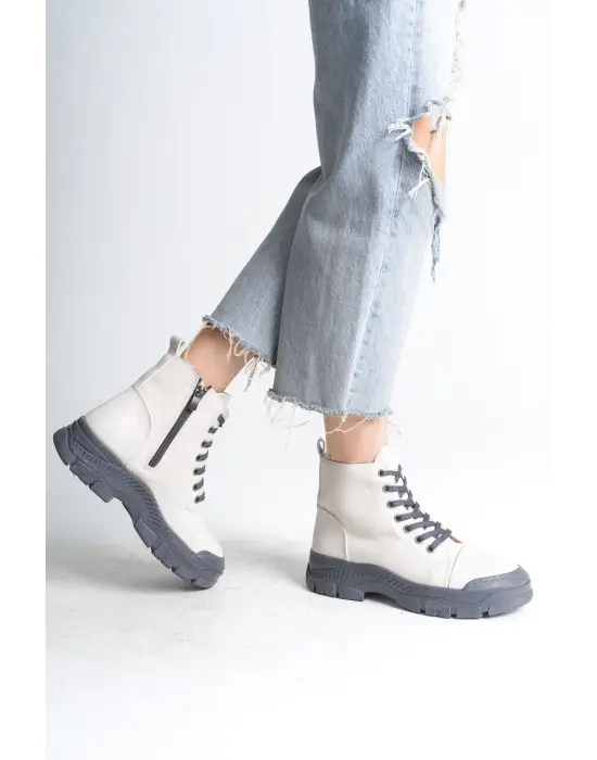 Rahat Bağcıklı Bayan Bot