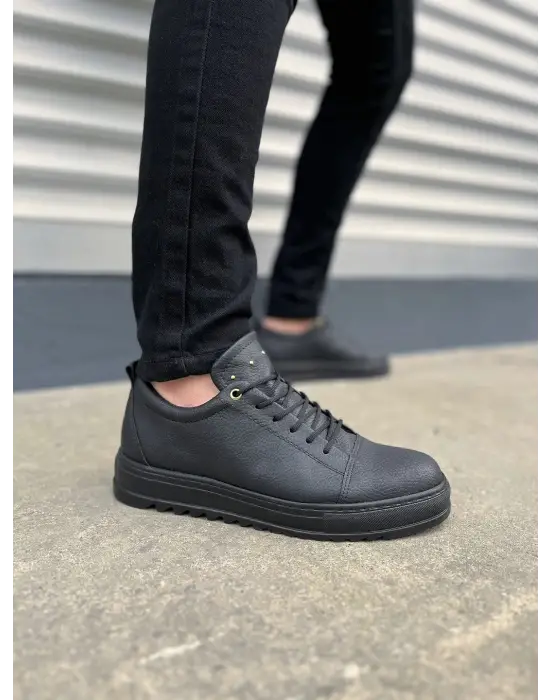 Omarı Yumuşak Tabanlı Siyah Bağcıklı Erkek Spor Ayakkabı