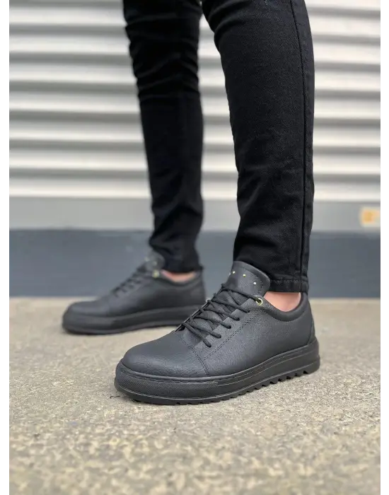 Omarı Yumuşak Tabanlı Siyah Bağcıklı Erkek Spor Ayakkabı