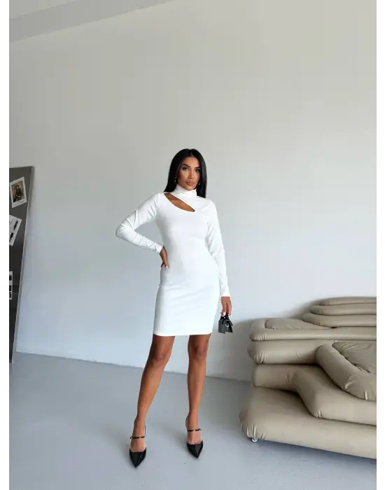 Boğazlı gögüs dekolteli elbise beyaz f2333