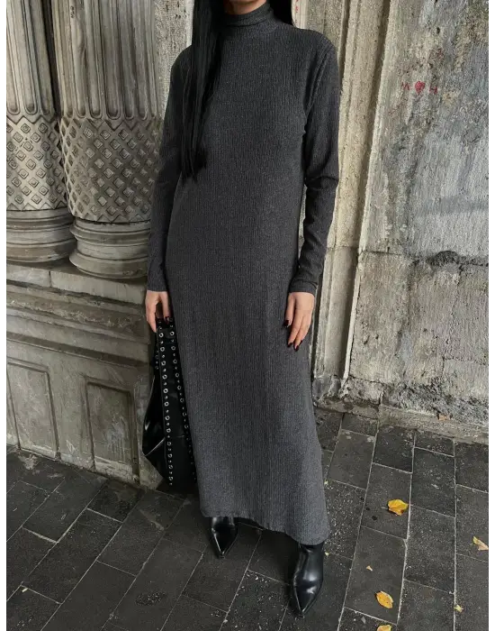 Boğazlı kalın bürümcük uzun elbise siyah