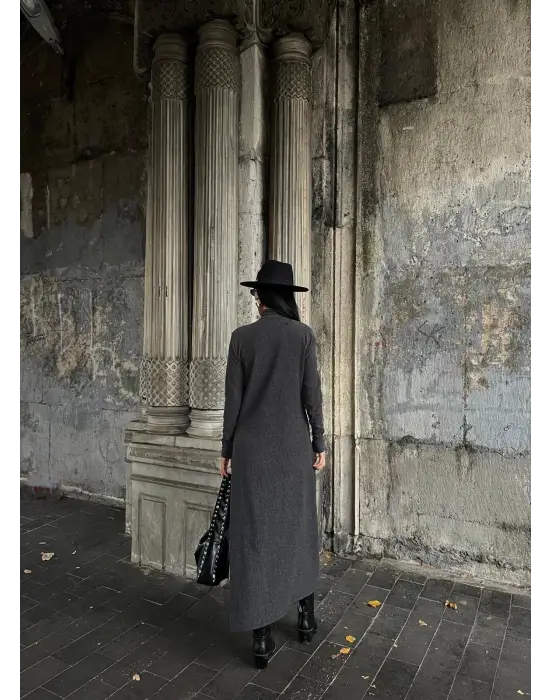 Boğazlı kalın bürümcük uzun elbise siyah