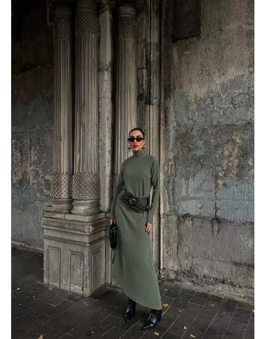 Boğazlı kalın bürümcük uzun elbise yeşil