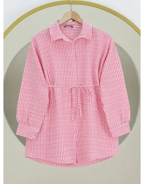 Omarı Pembe Çizgili Boydan Düğmeli Bürümcük Görünümlü Gömlek