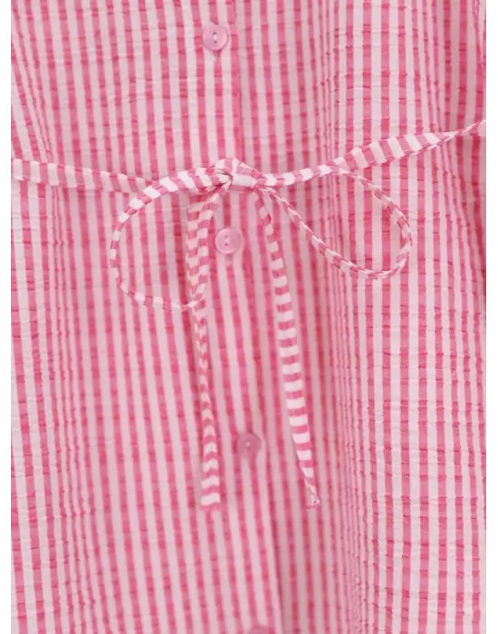 Omarı Pembe Çizgili Boydan Düğmeli Bürümcük Görünümlü Gömlek